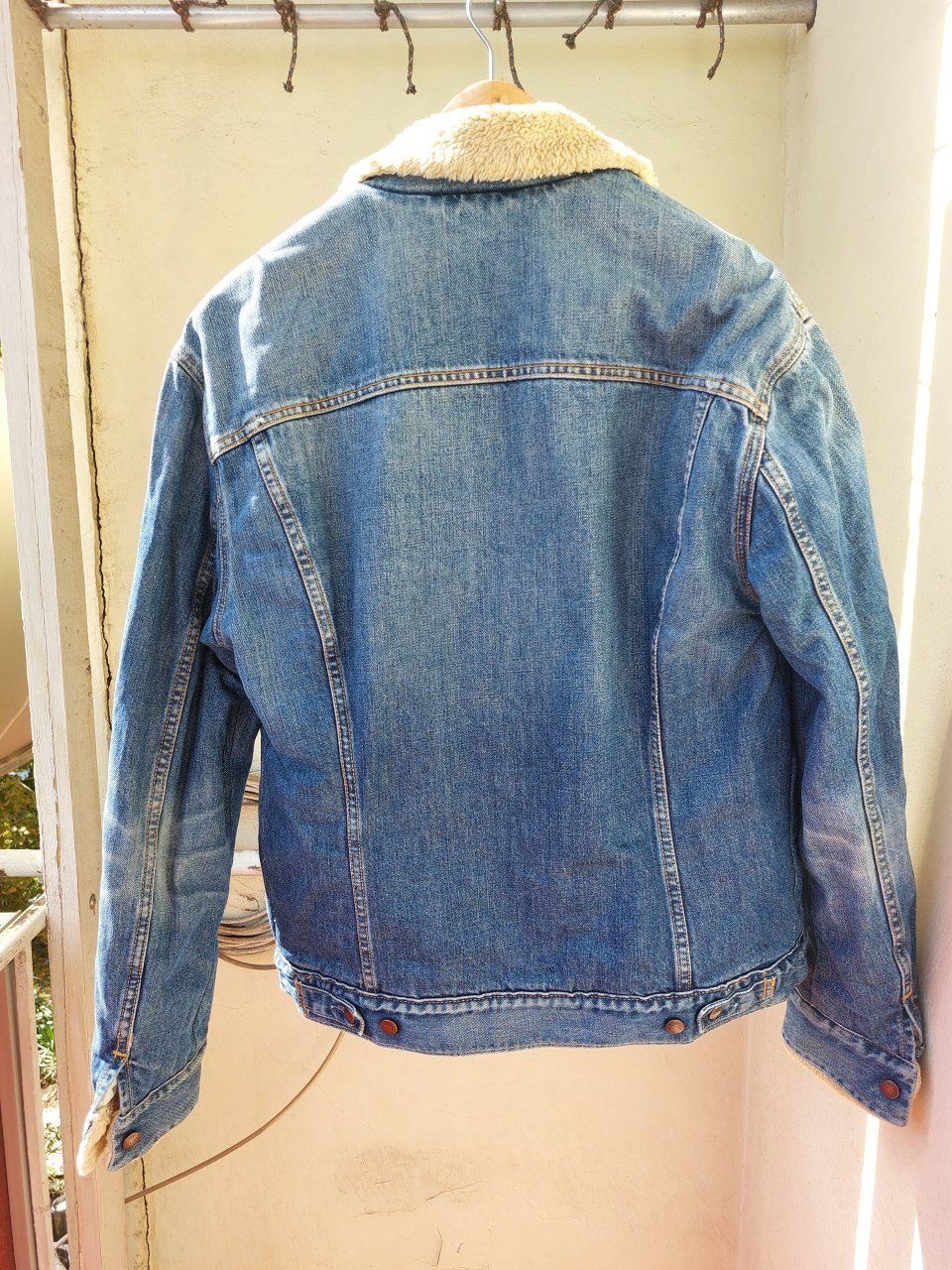Levi's sherpa jacket