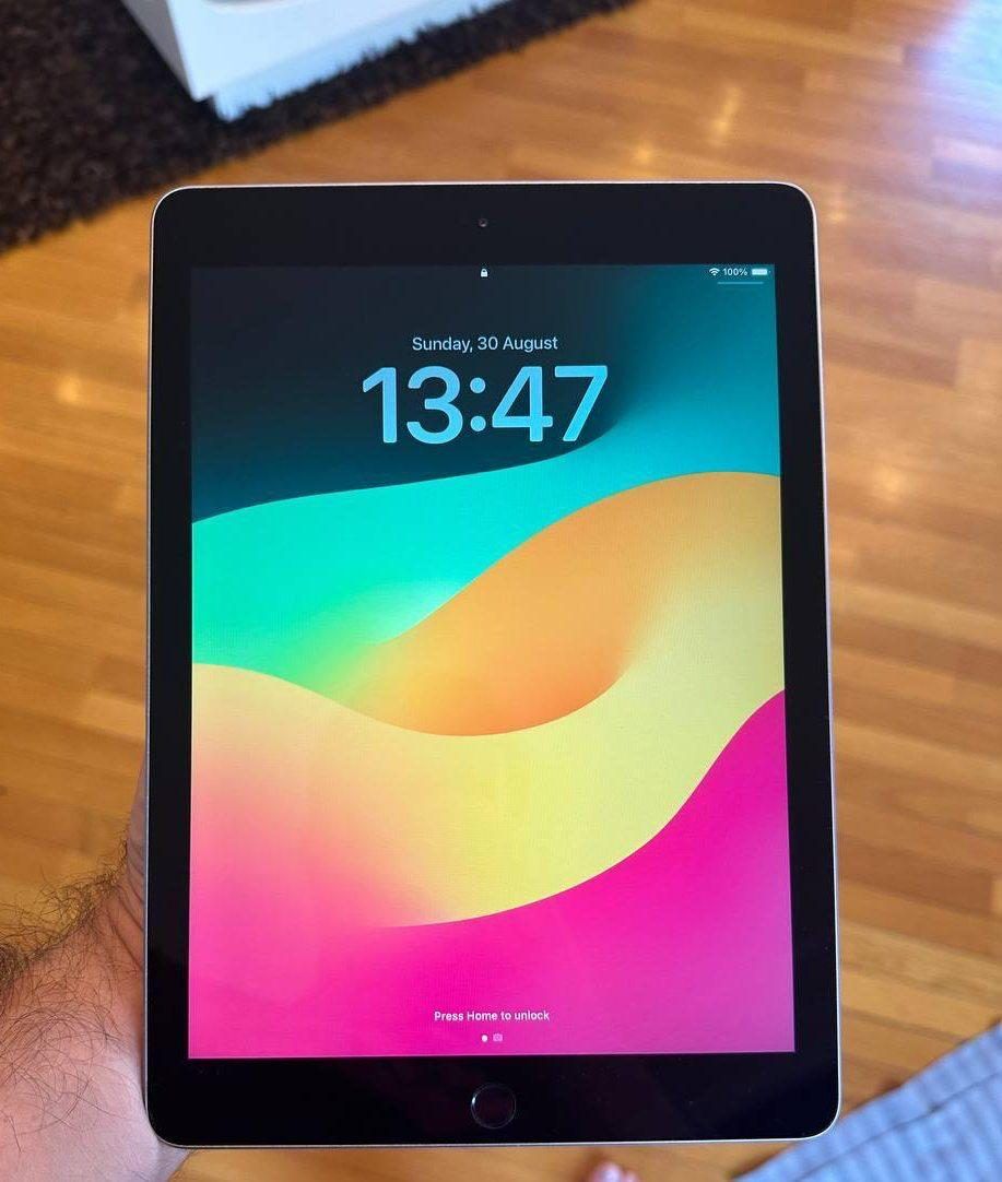 Планшет Apple iPad 6