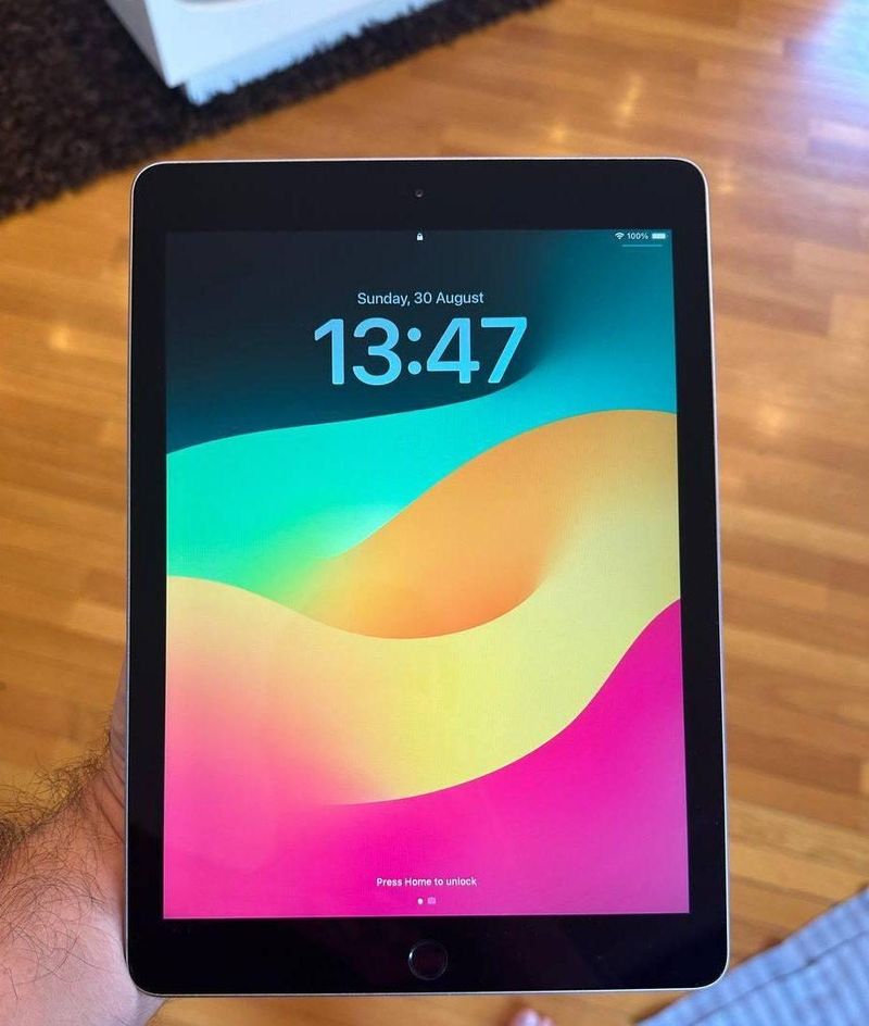 Планшет Apple iPad 6
