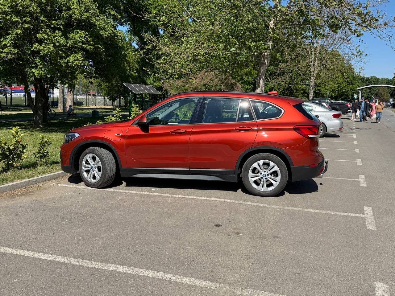 Автомобиль BMW X1, 2021