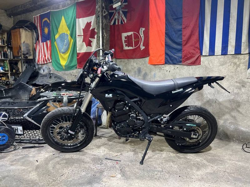 Мотоцикл kawasaki klx230sm, 2023 года