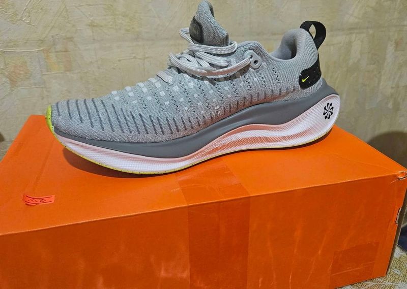 Кроссовки Nike, размер 39-40