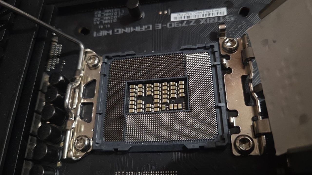 Материнская плата Asus Z790 ROG Strix E Gaming WiFi