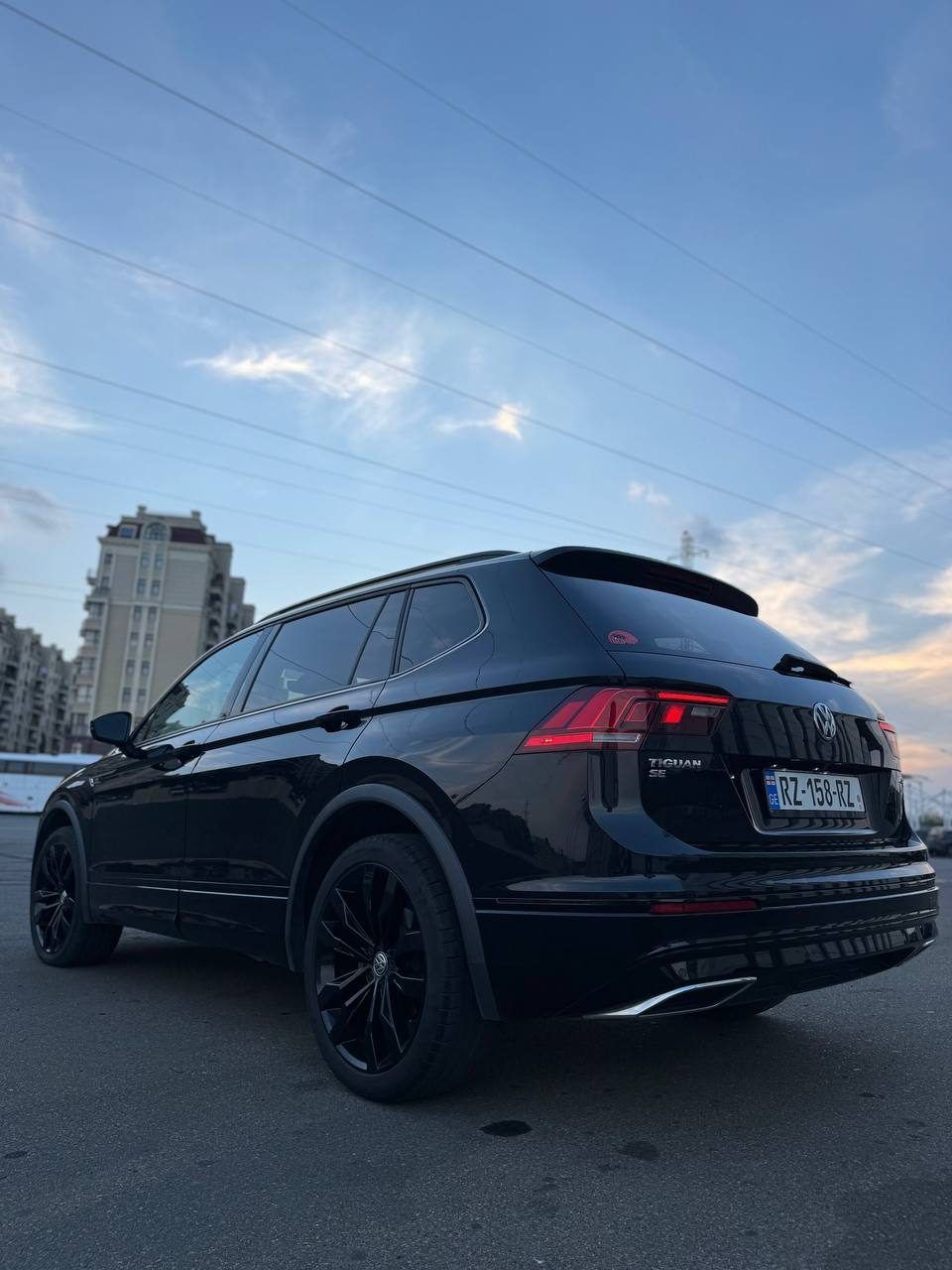 Автомобиль Volkswagen Tiguan, 2021