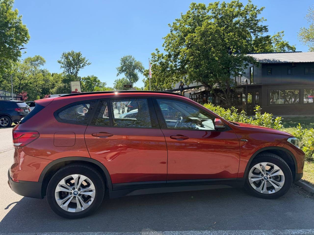 Автомобиль BMW X1, 2021