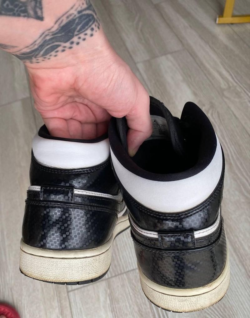 Кроссовки Nike Air Jordan 1 Mid Carbon Fiber, размер 28 см