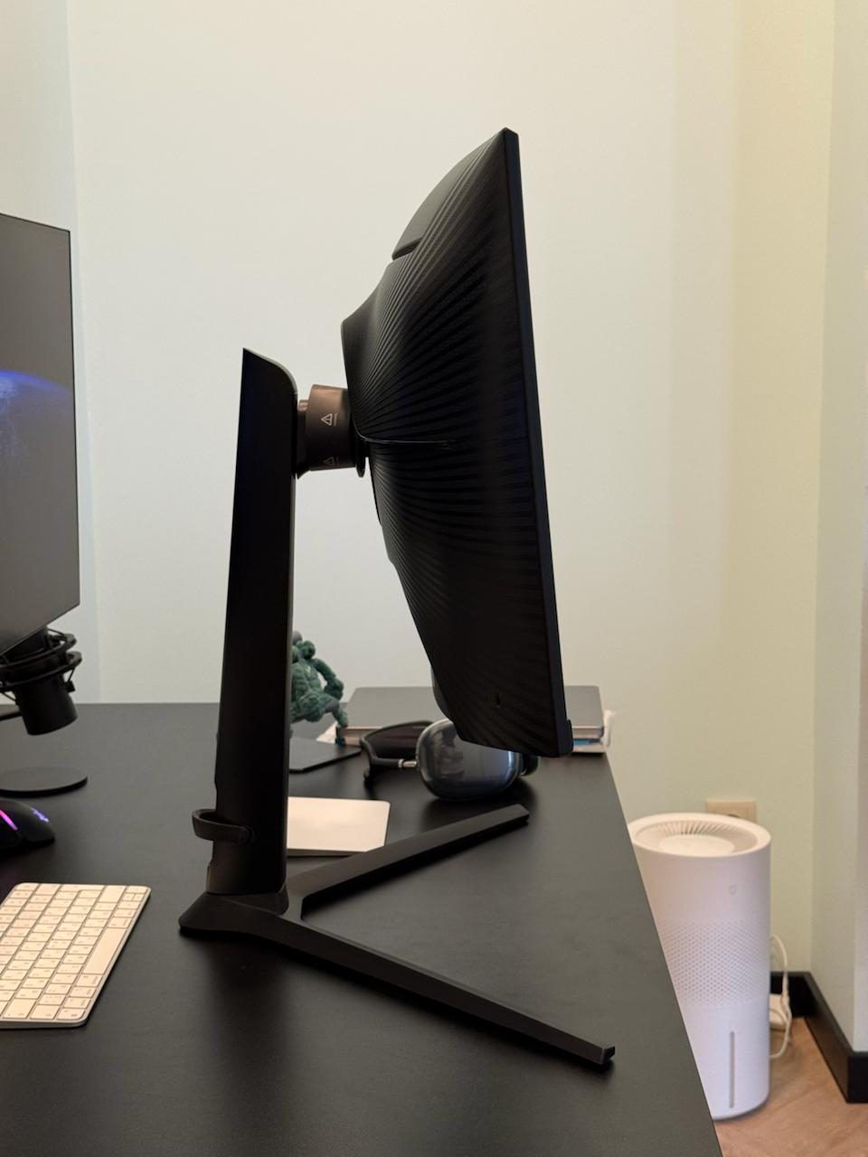 Игровой монитор Samsung Odyssey G6 27'' 2.5K LS27BG650EIXCI, 27 дюймов