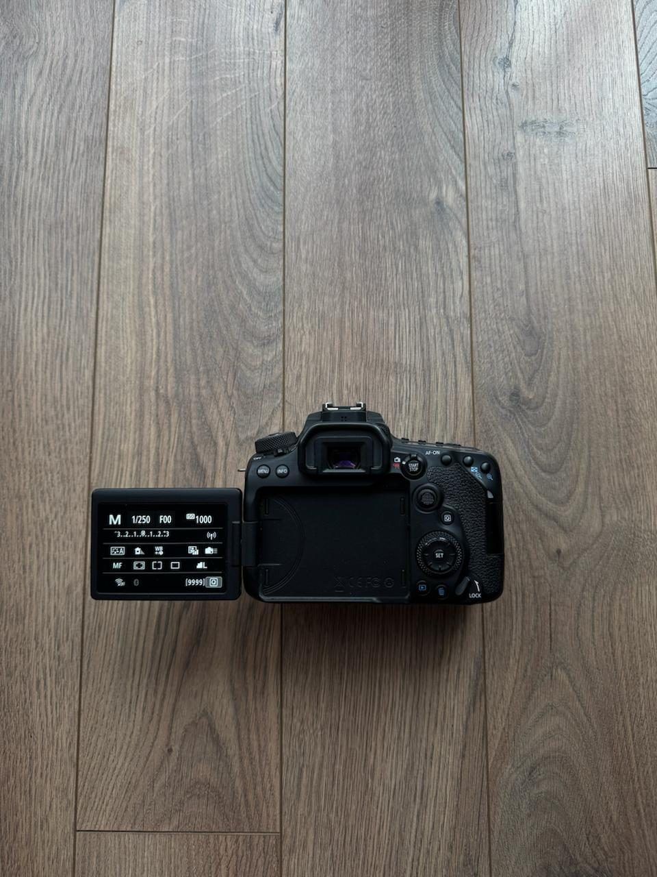 Зеркальная камера Canon EOS 90D, body