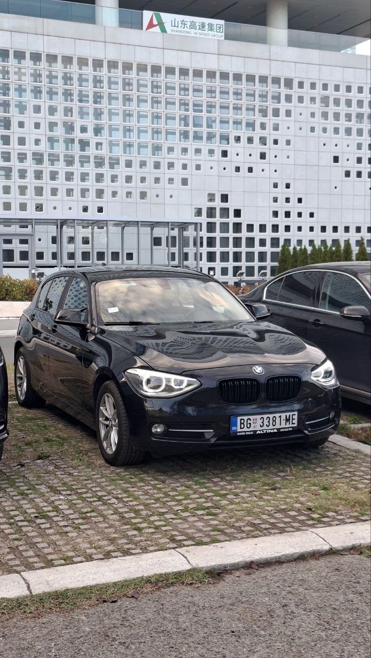 Автомобиль BMW 118d, 2012 год
