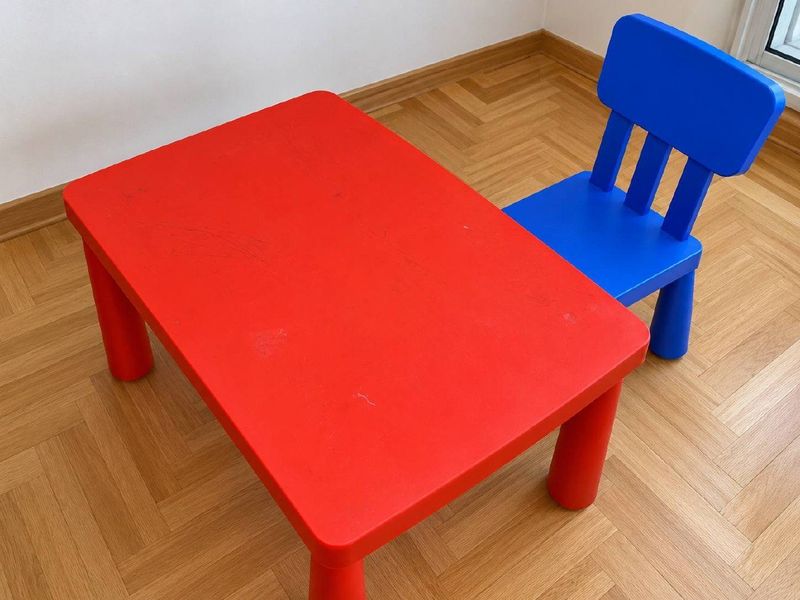 Детский стол и стул IKEA MAMMUT