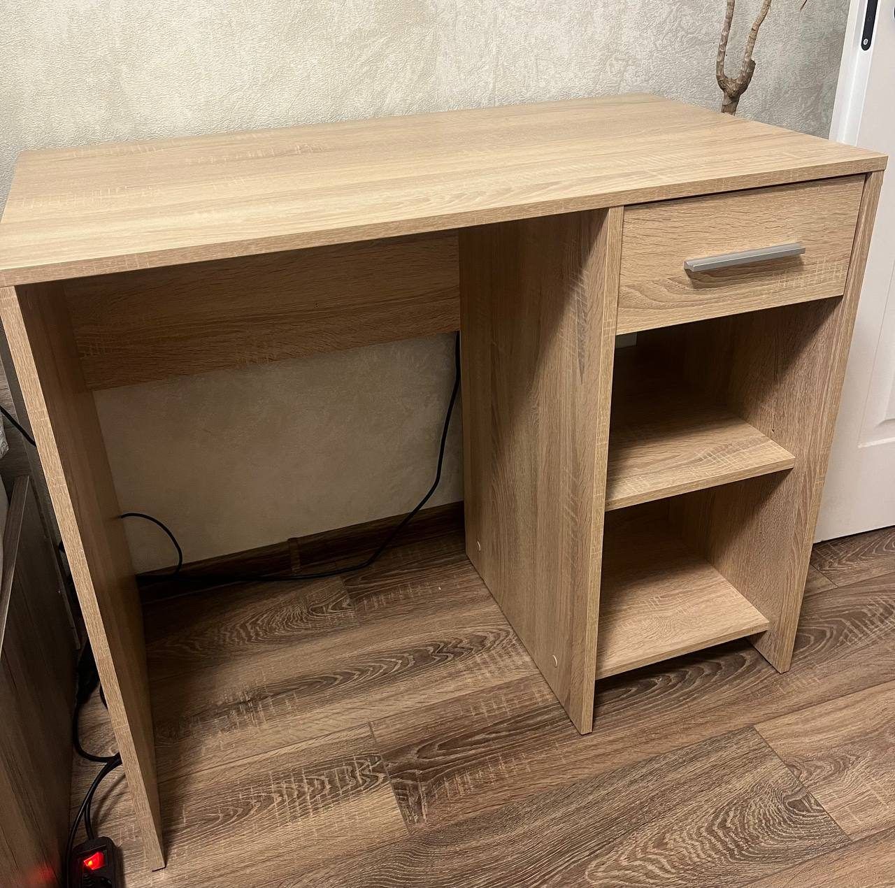 Письменный стол, 90×51 см