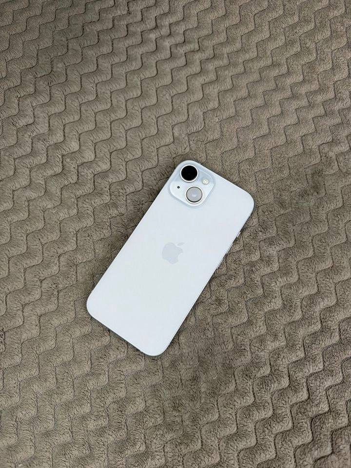 Смартфон iPhone 15, 128 ГБ