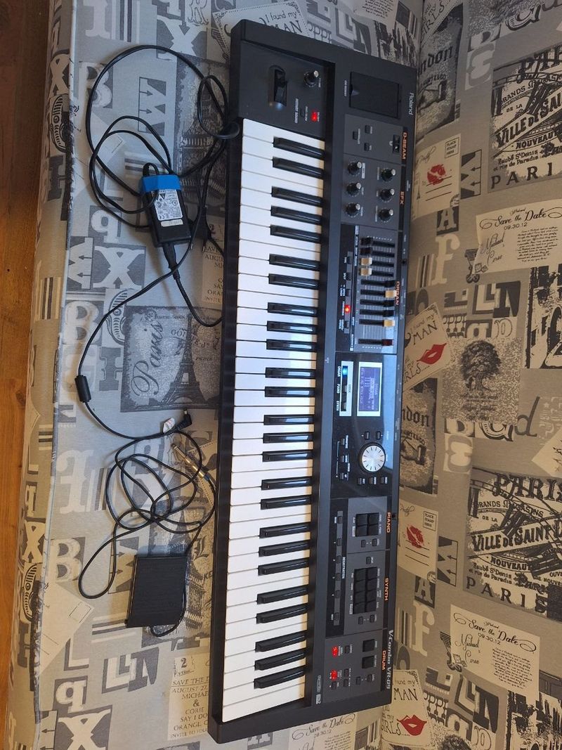Синтезатор Roland VR-09
