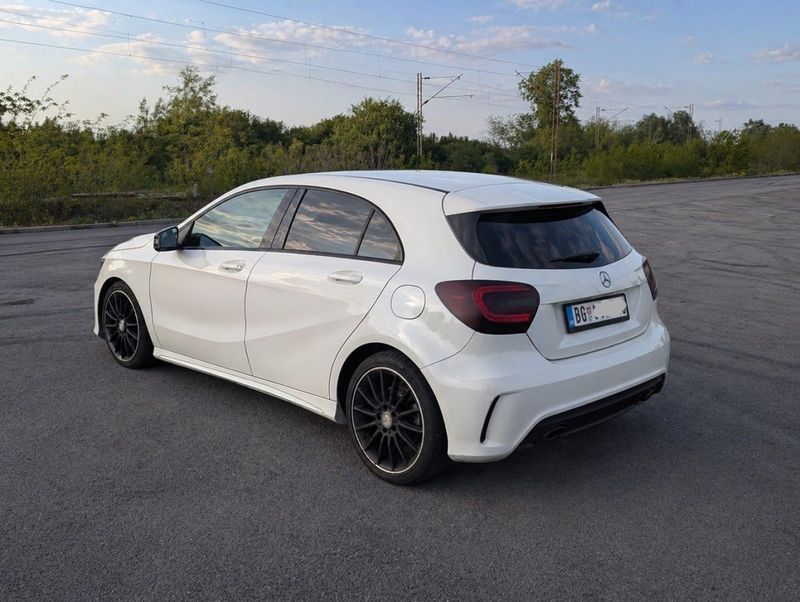 Автомобиль Mercedes A250 Sport, 2013 год