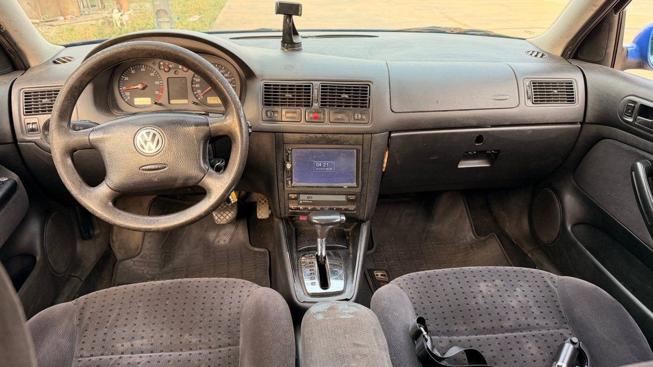 Автомобиль Volkswagen Golf, 1.6