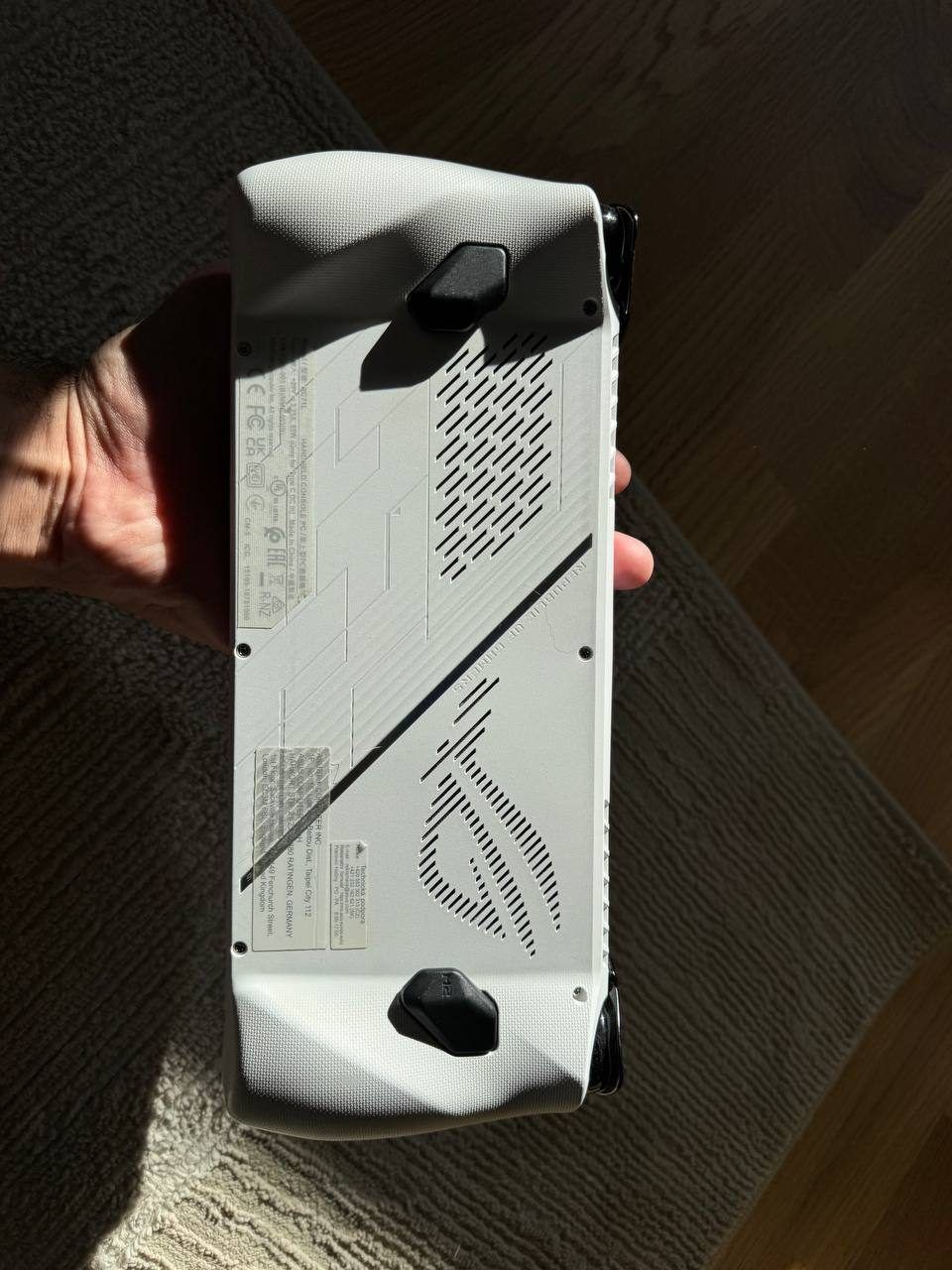 Игровая приставка ROG Ally Z1 Extreme, 1 ТБ
