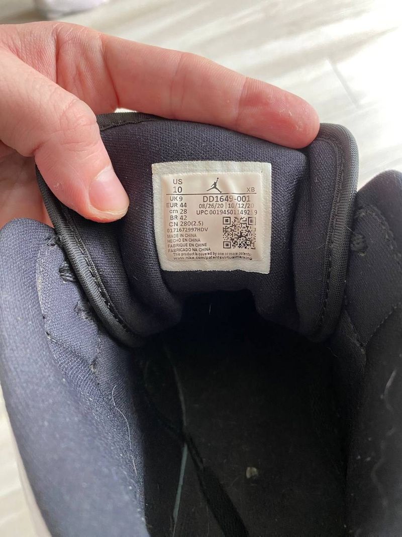 Кроссовки Nike Air Jordan 1 Mid Carbon Fiber, размер 44