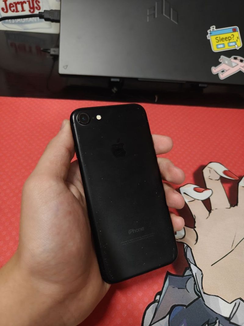 Телефон Apple iPhone 7, 128 ГБ