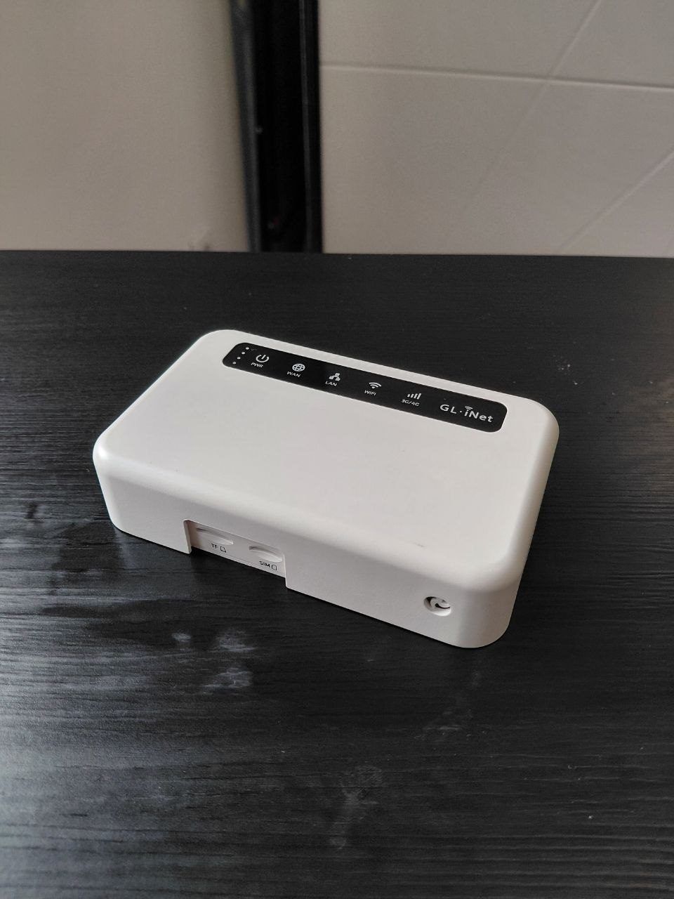 Портативный роутер GL.iNet Puli (GL-XE300)