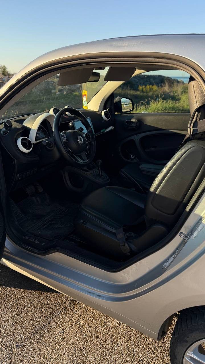 Автомобиль Smart Fortwo, 2016