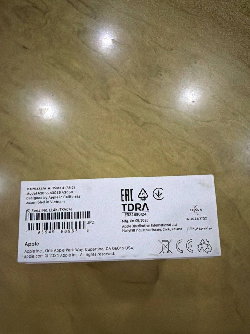 Наушники Apple AirPods 4