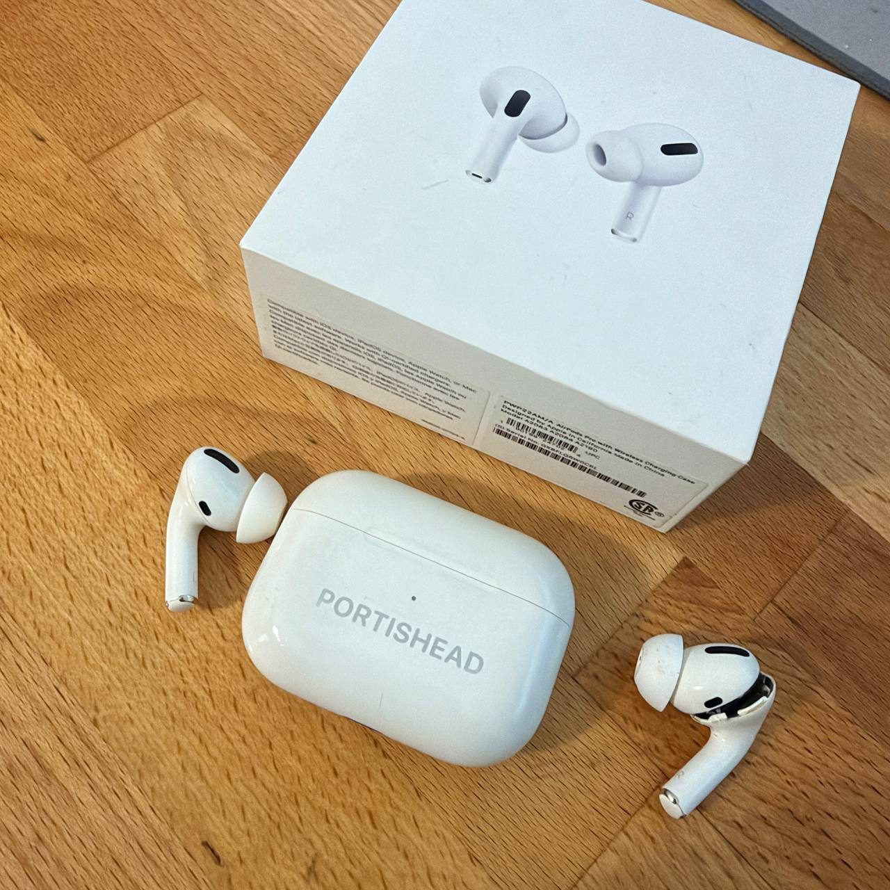Беспроводные наушники Apple AirPods Pro