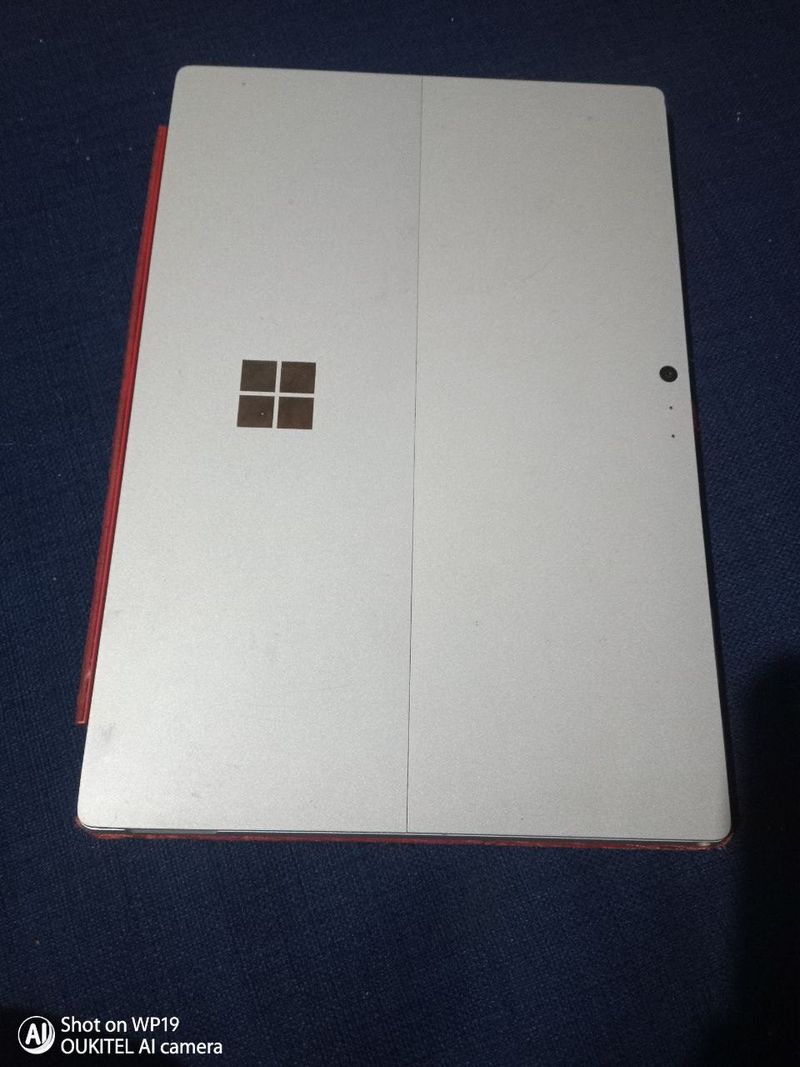 Планшет Microsoft Surface Pro 4
