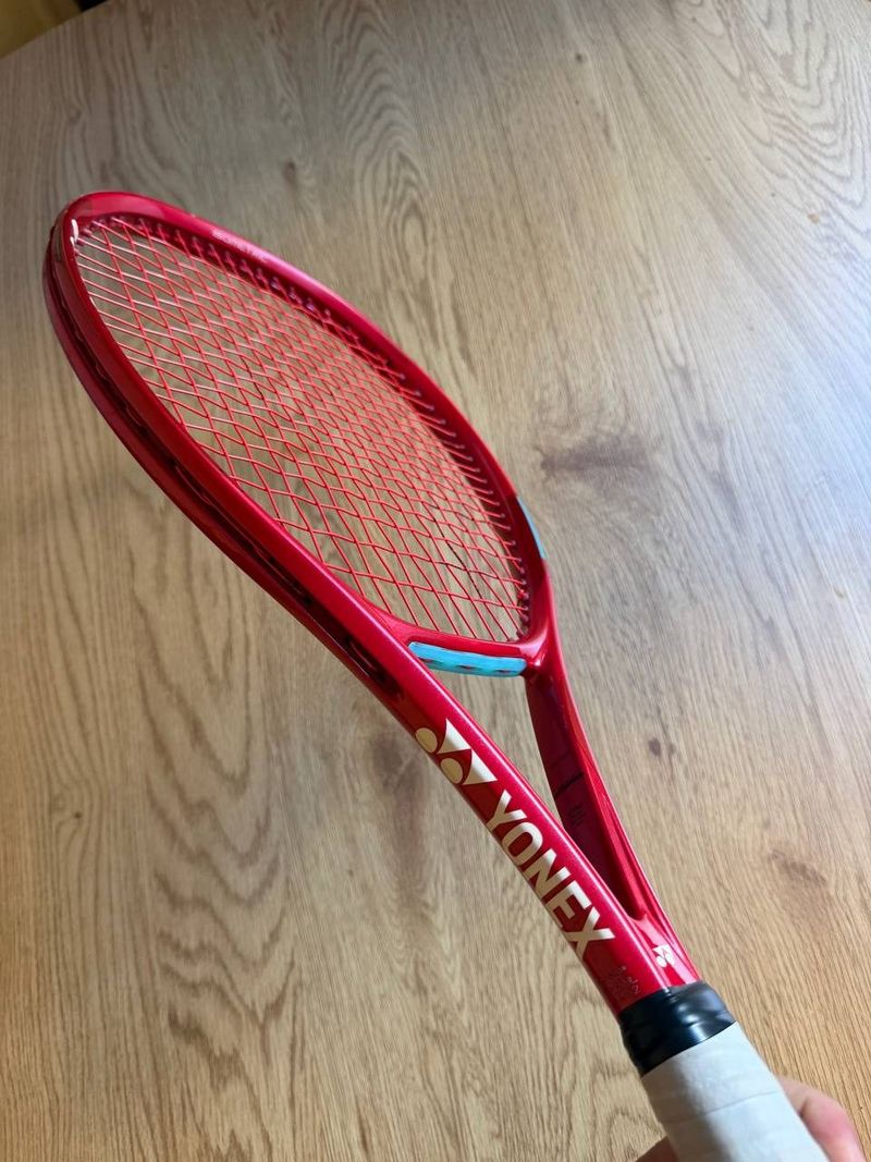 Теннисная ракетка Yonex VCORE 98, Ruby Red