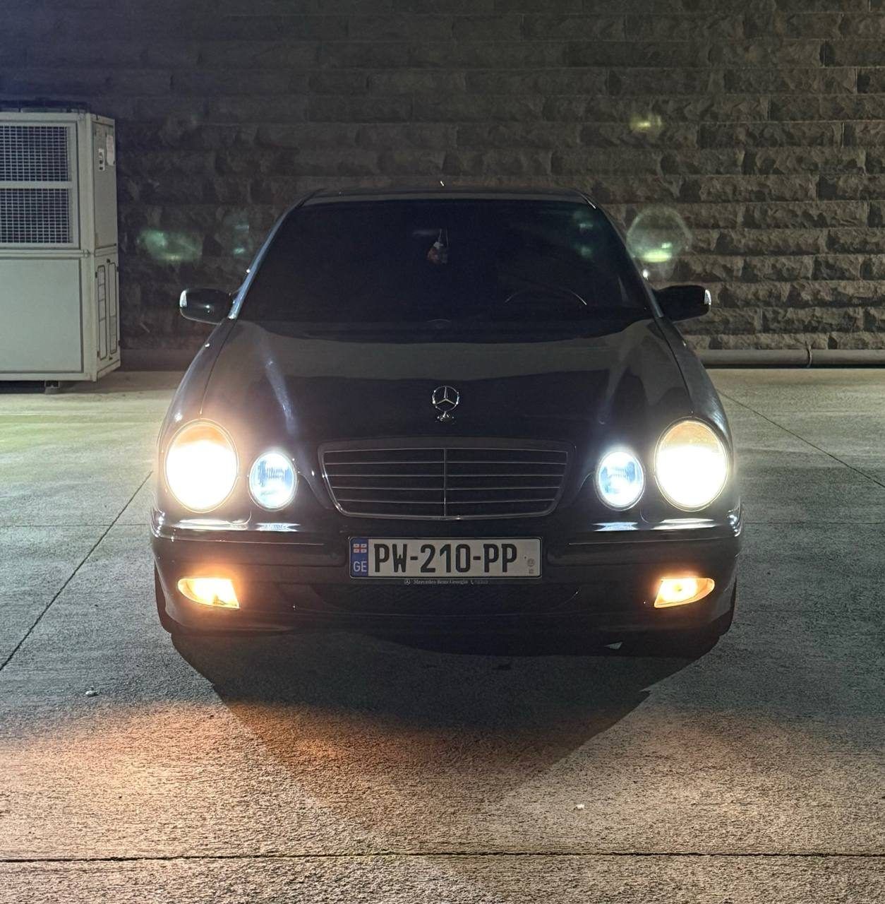 Автомобиль Mercedes-Benz W210 E320, объем 3.2