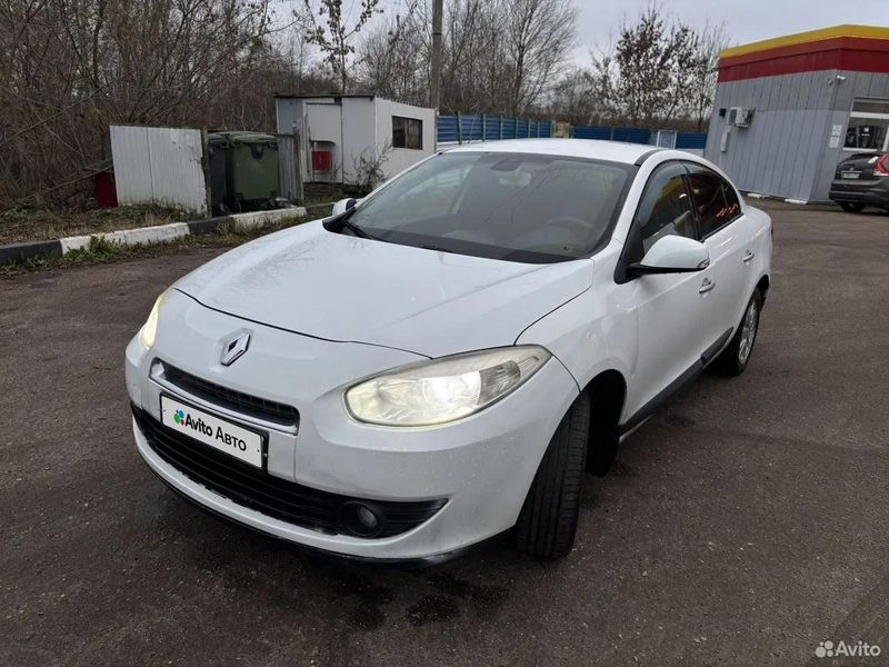 Автомобиль Renault Fluence, 2011 года