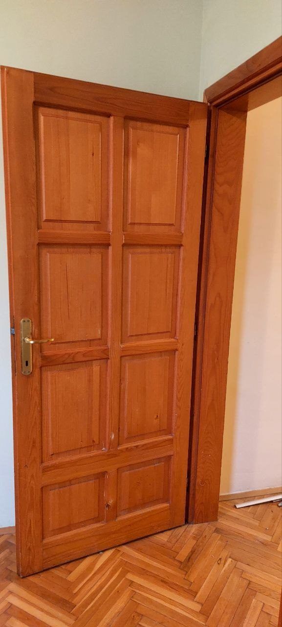 Межкомнатные двери с коробками, 80 и 60 см