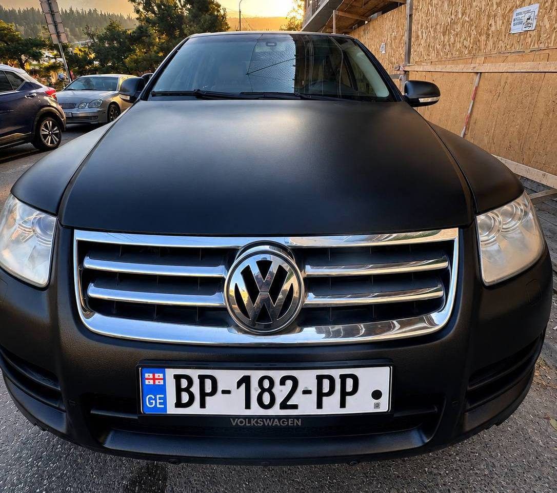 Автомобиль Volkswagen Touareg, 2004