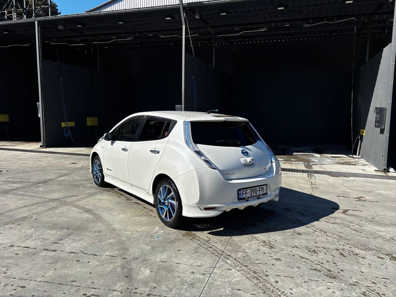Электромобиль Nissan Leaf AZE0, 2015 год