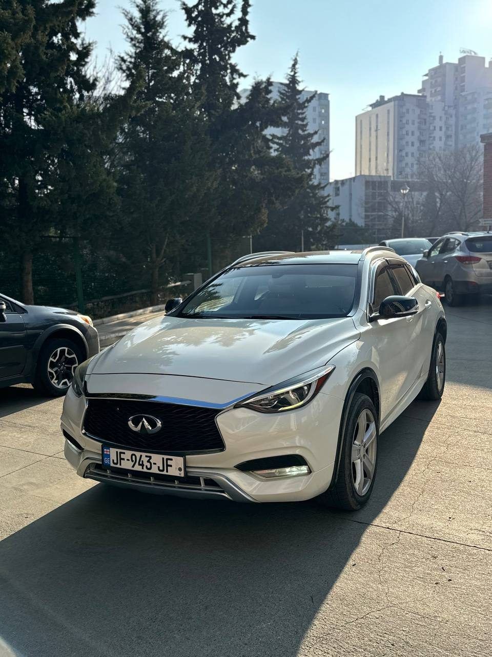 Автомобиль Infinity QX30, 2017 год
