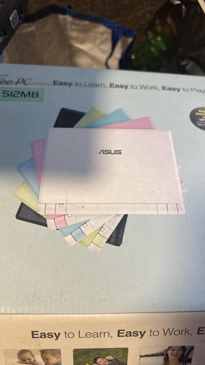 Ноутбук Asus Eee PC 2G Surf, 512 мб
