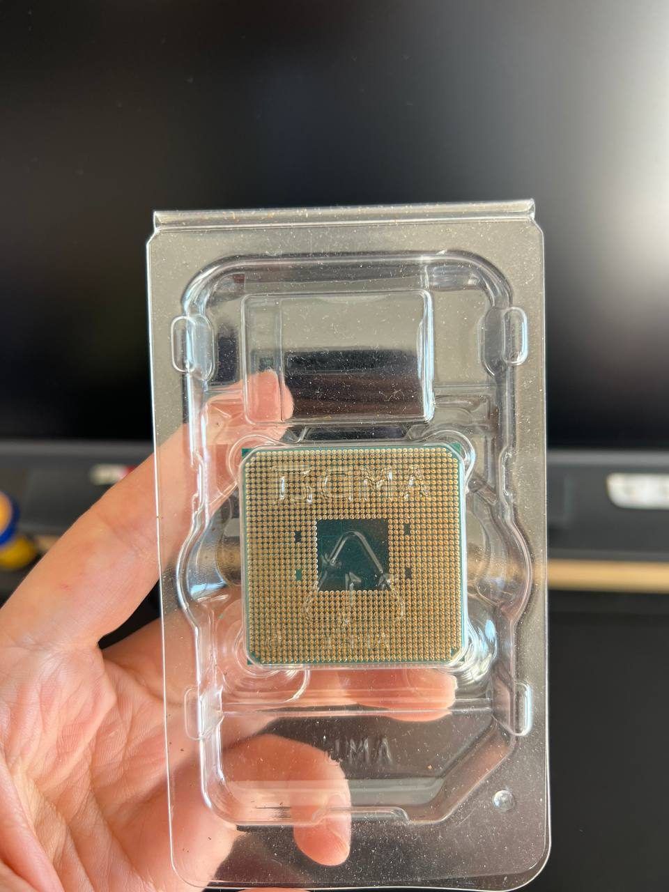 Процессор AMD Ryzen 3 3200g, новый