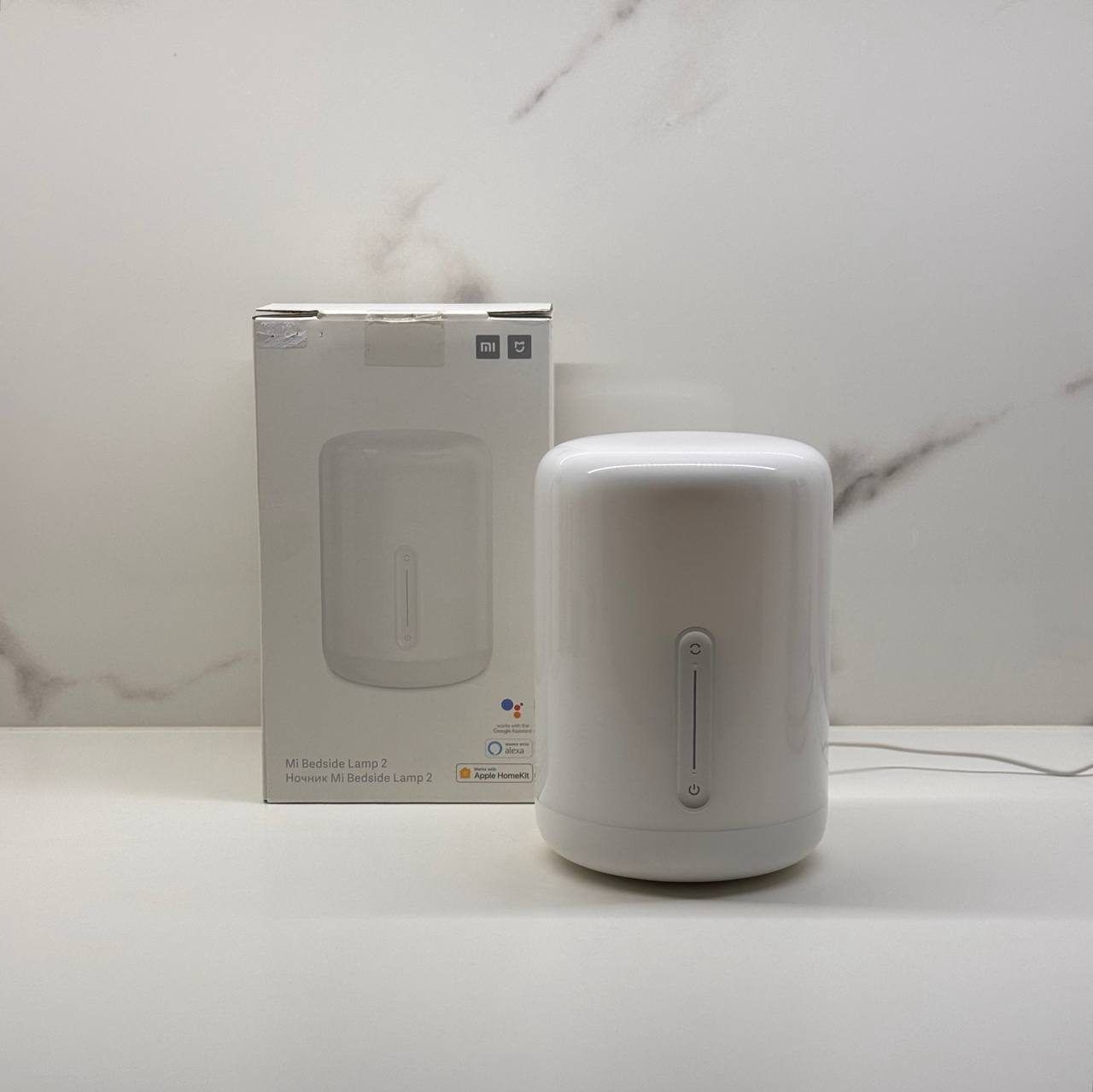 Умная лампа Xiaomi Mi Bedside Lamp 2