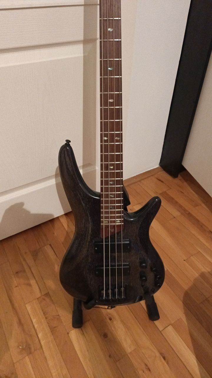 Бас-гитара Ibanez SR500E