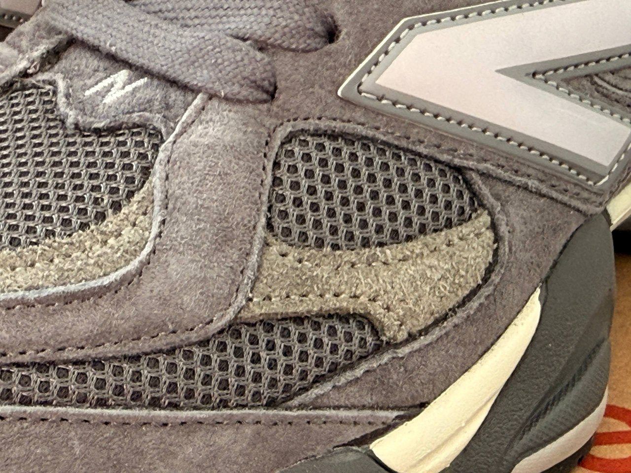 Кроссовки New Balance 9060, размер 43