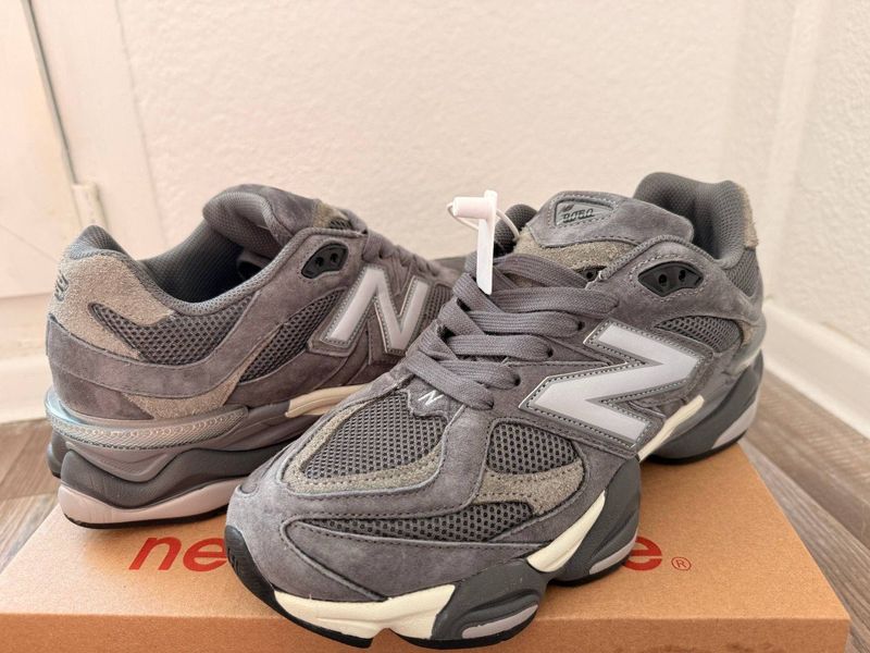 Кроссовки New Balance 9060, размер 43