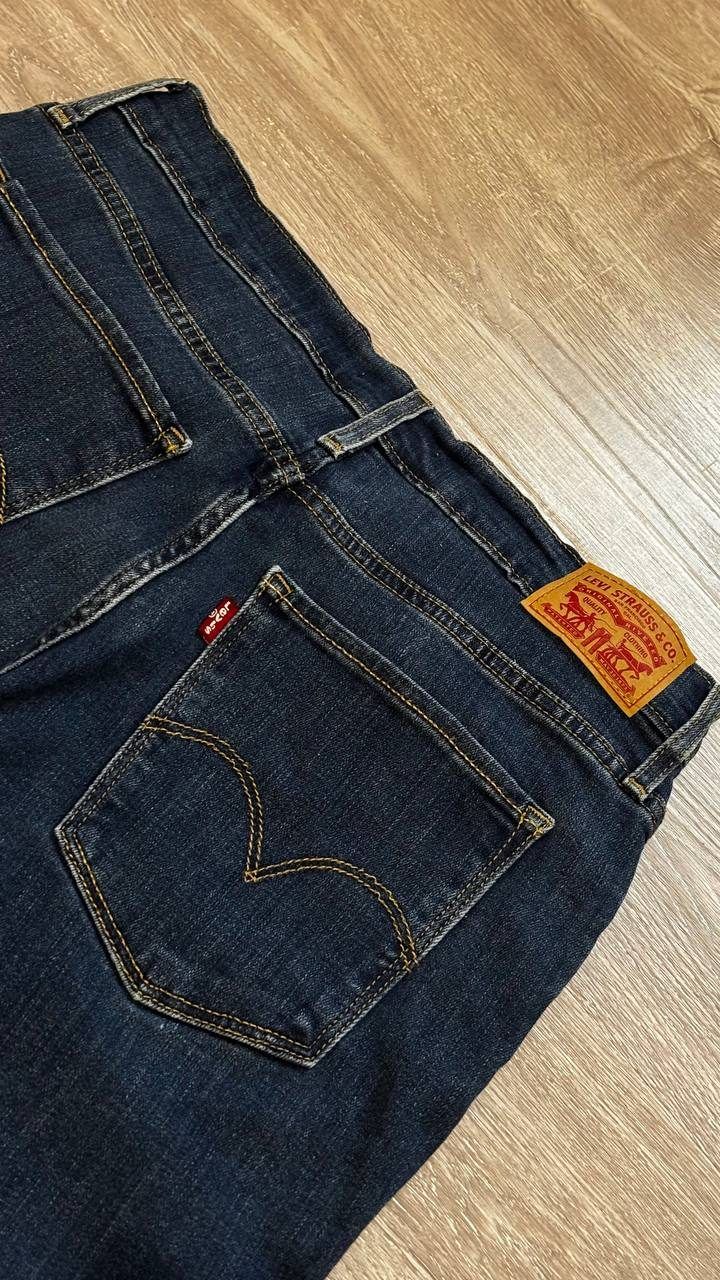 Джинсы Levis 724 High Rise Straight, размер 30