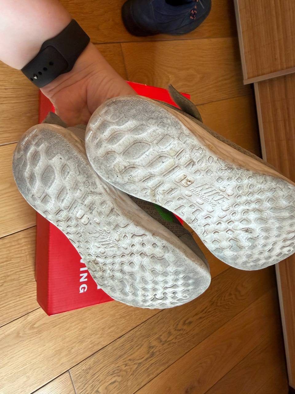 Кроссовки Nike, размер 27