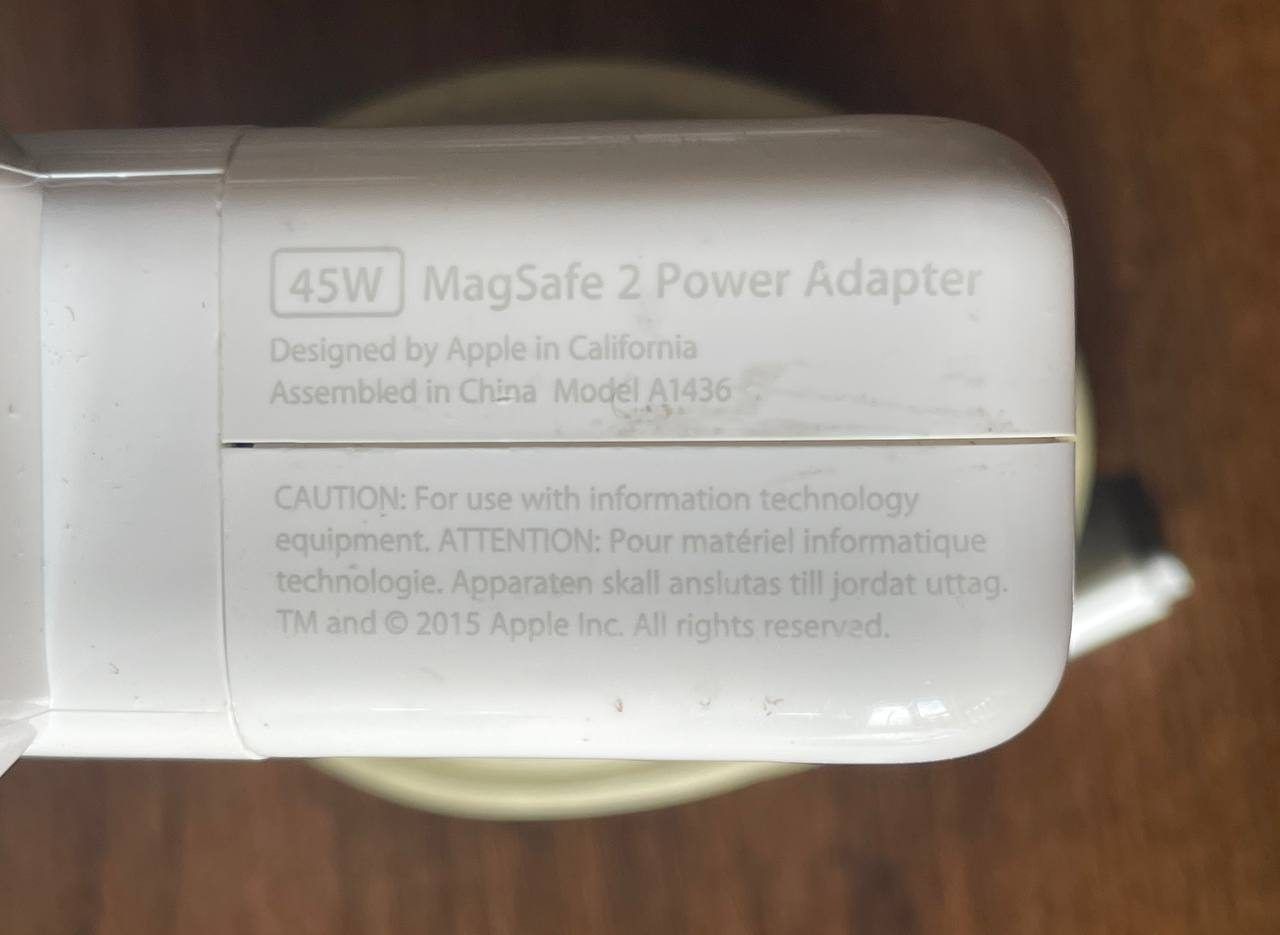 Зарядное устройство Apple MagSafe 2