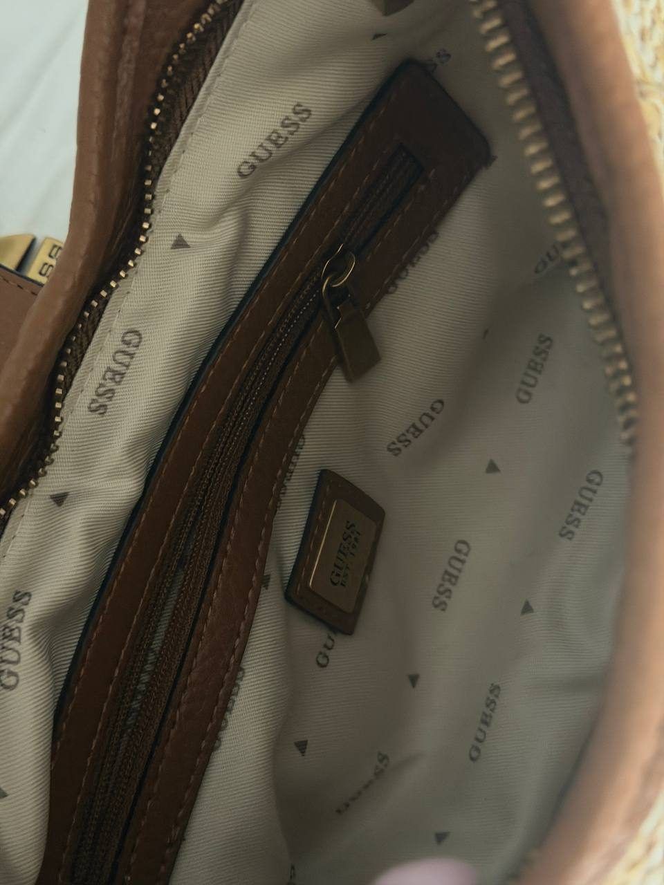 Сумочка GUESS, новая