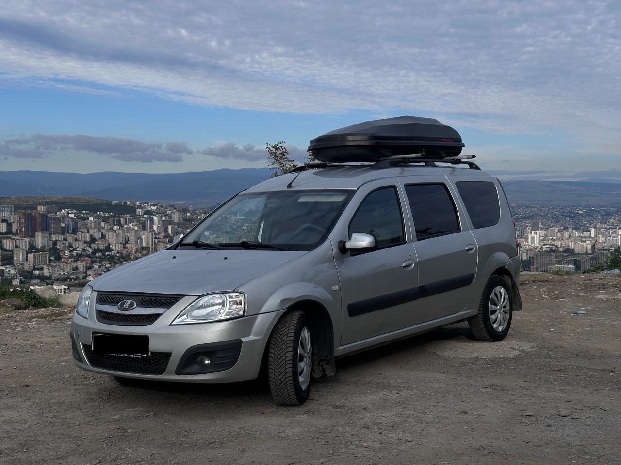 Автомобиль Lada Largus, 2013 год