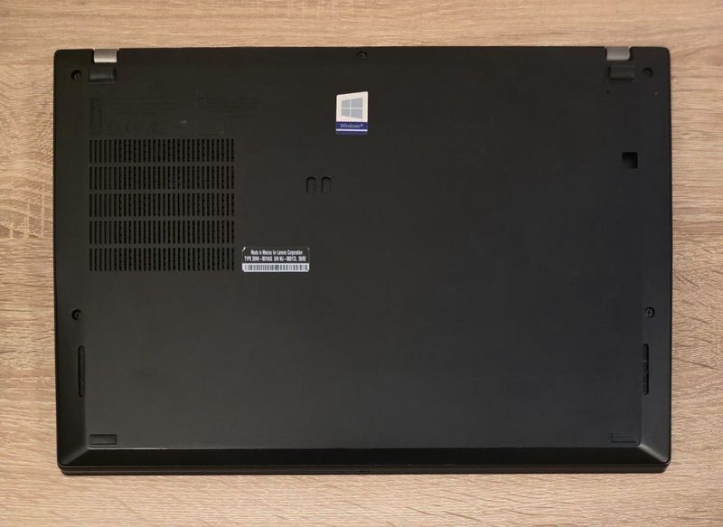 Ноутбук Lenovo ThinkPad T490s, 8 ГБ