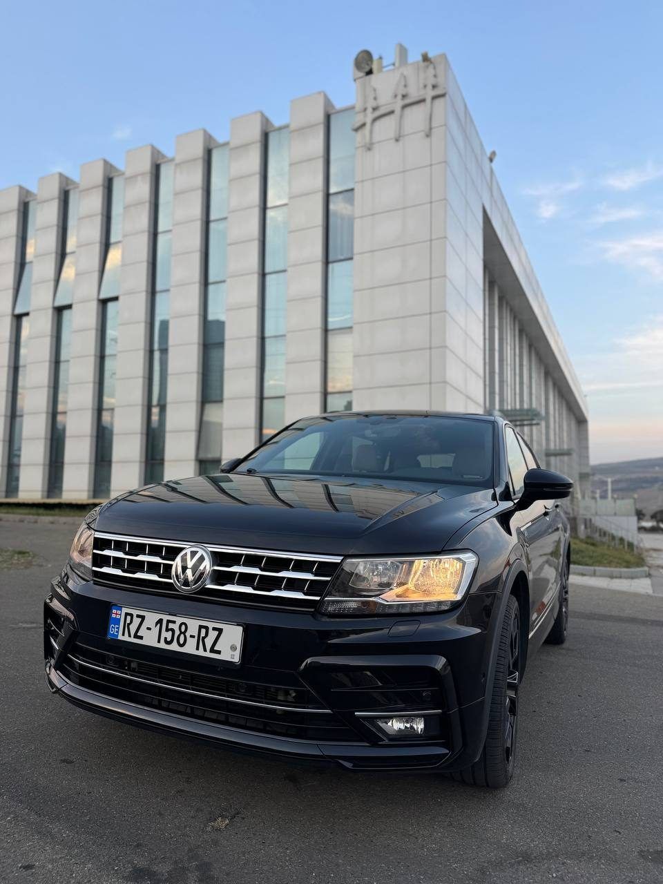 Автомобиль Volkswagen Tiguan, 2021