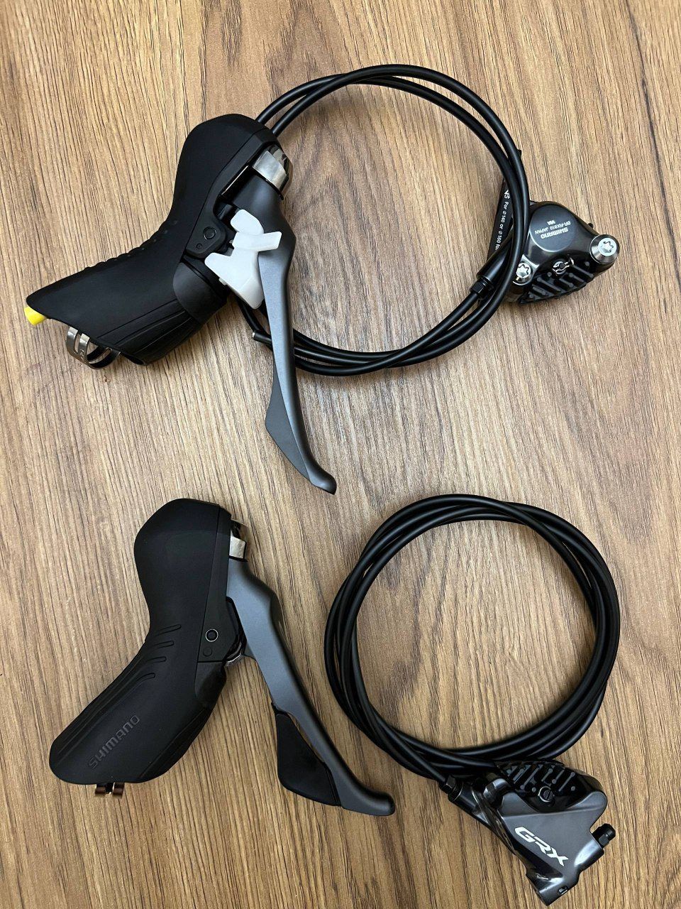 Комплект тормозов и дуалов Shimano GRX RX810