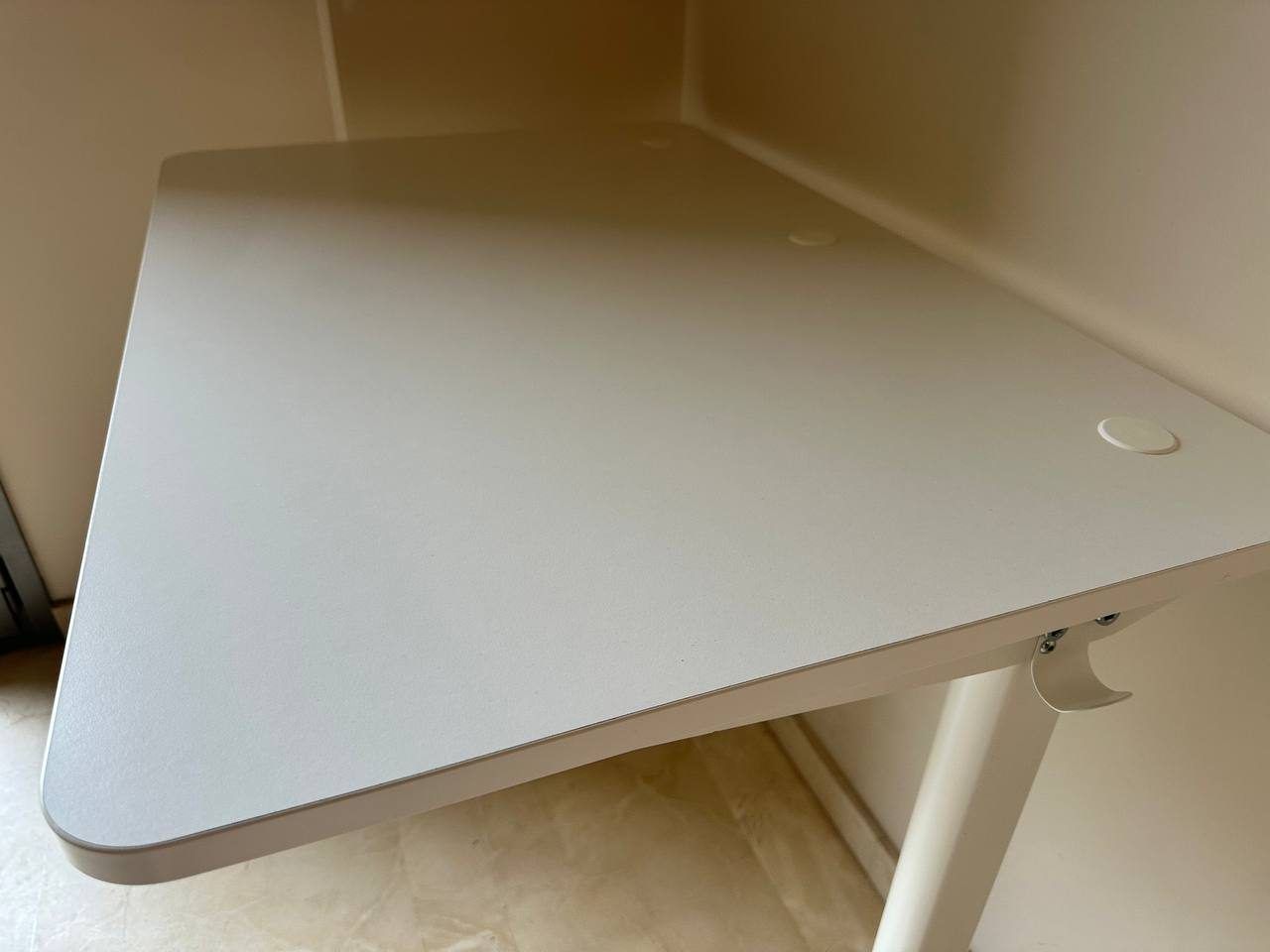 Стол IKEA Relatera, 90x60 см