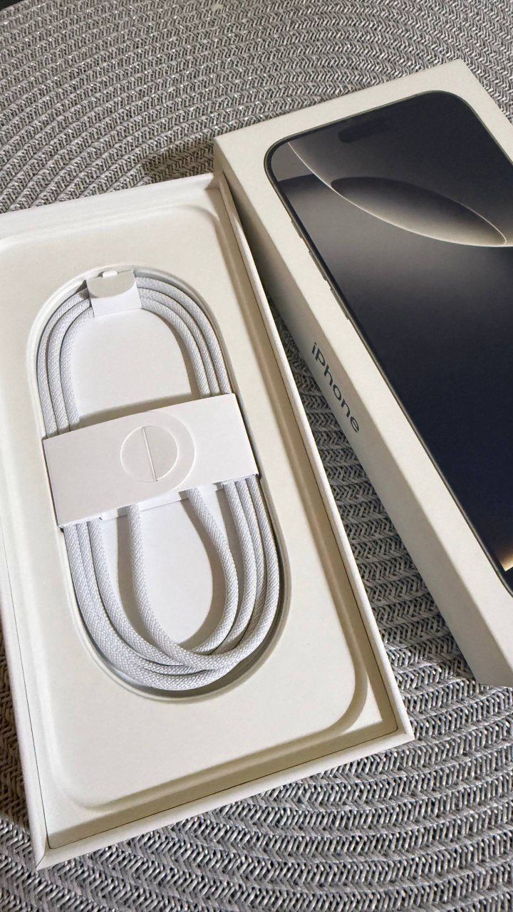 Смартфон Apple iPhone 16 Pro Max, 256 ГБ